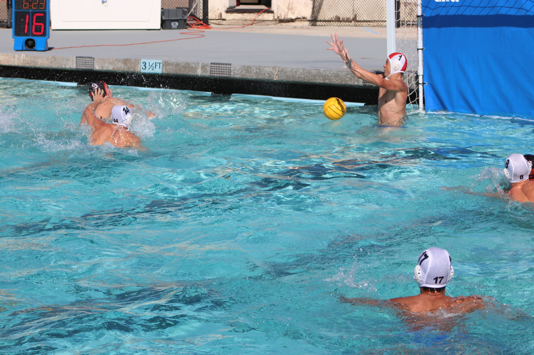 100918 LOM SY water polo 01.JPG